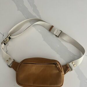 Andar - The Indie belt bag in color Sand - perfect condition.